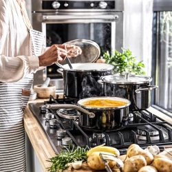 Rondel emalia 2,4 l czarny + pokrywka / KitchenAid