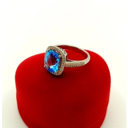 Złoty pierścionek Topaz Diamenty Pr.585 W:4,20gr Roz.12