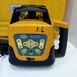 NIWELATOR LASEROWY NIVEL SYSTEM NL 300 OKAZJA W WALIZCE ***OKAZJA**********