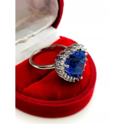 Pierścionek z platyny z Tanzanitem i Diamentami W:10,70gr Roz.16 unikat