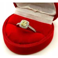 Złoty pierścionek żółty Brylant Diamenty Pr.750 W:3,36gr R.13