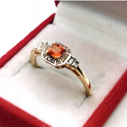 Złoty pierścionek z Cyrkoniami Pr.375 W:2,29gr Roz.17