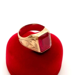 Złoty sygnet z Rubinem synt. Pr.585 W:18,67gr Roz.28