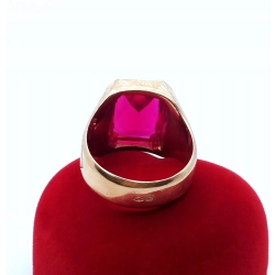 Złoty sygnet z Rubinem synt. Pr.585 W:18,67gr Roz.28
