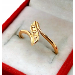 Złoty pierścionek geometryczny Pr.583 W:1,72gr Roz.13 Szer.1cm