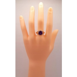 Złoty pierscionek z Ametystem PR.585 W:5,11gr R.19 InterSKLEP