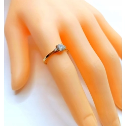 Złoty pierścionek Apart z Cyrkoniami Pr.333 W:1,48gr Roz.12