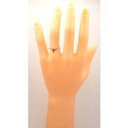 Złoty pierścionek z Cyrkonią PR.585 W:0,78gr R.14 InterSKLEP