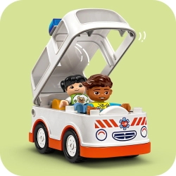 LEGO DUPLO Karetka z kierowcą 10447 InterSKLEP