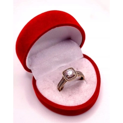 Złoty pierścionek z Cyrkoniami PR.375 W:2,17gr R.16 InterSKLEP