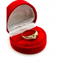 Złoty pierścionek z Opalem Pr.375 W:3,10gr Roz.15