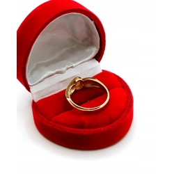 Złoty pierścionek z Opalem Pr.375 W:3,10gr Roz.15