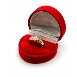 Złoty pierścionek z Opalem Pr.375 W:3,10gr Roz.15