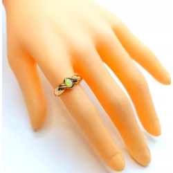 Złoty pierścionek z Opalem Pr.375 W:3,10gr Roz.15