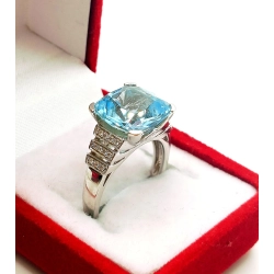 Złoty pierścionek z Akwamarynem i Diamentami Pr.585 W:5,69gr Roz.14