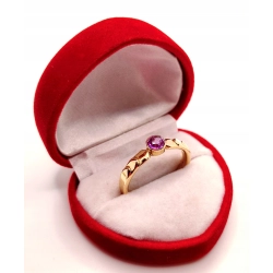 Złoty pierścionek z Ametystem PR.585 W:4,07gr R.22 InterSKLEP