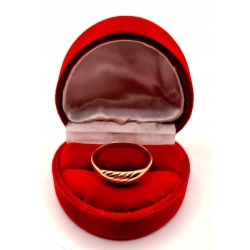 Złoty pierścionek zdobiony PR.585 W:2,34gr R.20 InterSKLEP