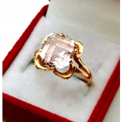 Złoty pierścionek z Morganitem Pr.583 W:4,89gr Roz.18