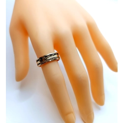 Złoty pierścionek obrączka z cyrkoniami szer.6mm Pr.585 W:4,23gr Roz.14