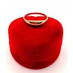 Złoty pierścionek zdobiony PR.585 W:2,34gr R.20 InterSKLEP