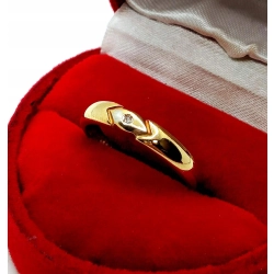 Złoty pierścionek obrączka z cyrkonią Pr.750 W:1,97gr Roz.13