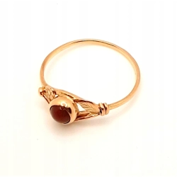 Złoty pierścionek z brązowym kamieniem PR.585 W:1,57gr R.18 InterSKLEP