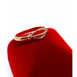 Złoty pierścionek PR.585 W;1,63 R.12 .