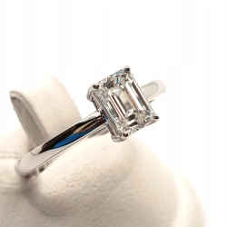 złoty pierścionek z diamentem 1,01ct Pr.750 W:2,25GR r.13