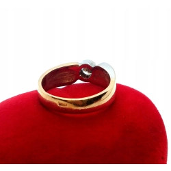 Złoty pierścionek, obrączka z Diamentem 0,17ct Pr.750 W:6,33gr Roz.13