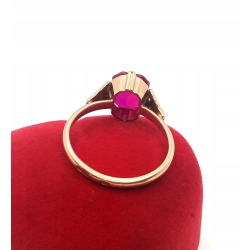 Złoty pierścionek z Rubinem synt. Pr.583 W:4,17gr Roz.21