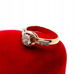 Złoty pierścionek z Diamentami 0,49ct + 0,35ct Pr.585 W:3,60gr R.11