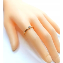 Złoty pierścionek z Cyrkonią PR.585 W:1,55gr R.15 InterSKLEP