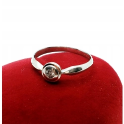 Złoty pierścionek z Diamentem 0,07ct Pr.585 W:1,87gr R.16