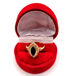 Złoty pierścionek z Onyksem i Cyrkoniami PR.585 W:4,25gr R.18 InterSKLEP