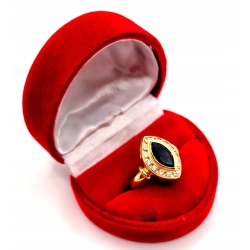 Złoty pierścionek z Onyksem i Cyrkoniami PR.585 W:4,25gr R.18 InterSKLEP