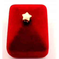 Złota zawieszka charms z cyrkonią Gwiazdka PR.585 W:0,95gr InterSKLEP