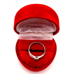 Złoty pierścionek z Diamentami 0,04ct PR.375 W:1,19gr R.13 InterSKLEP