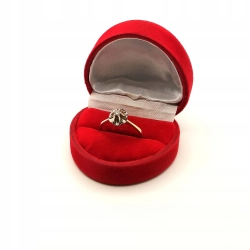 Złoty pierścionek z Brylantem 0,08ct PR.750 W:3,37gr R.15 InterSKLEP