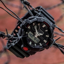 Zegarek męski Casio analogowo-cyfrowy GA-700-1AER sportowy 200 m