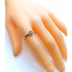 Złoty pierścionek z Diamentami 0,13ct Pr.585 W:1,71gr Roz.15