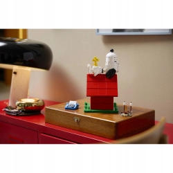 LEGO Ideas 21368 Fistaszki: Buda Snoopy’ego InterSKLEP