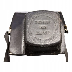 Aparat ZENIT 11 etui lampa błyskowa