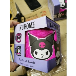 Kubek ceramika 440 ml Kuromi z nakładką futerkowa