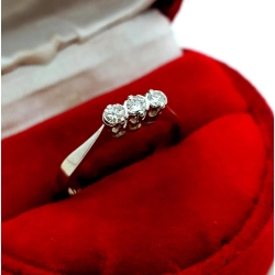 Złoty pierścionek z DIAMENTAMI 0,16ct PR.750 W:1,89gr R.12 InterSKLEP