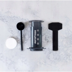 Zaparzacz do kawy AeroPress GO podróżny